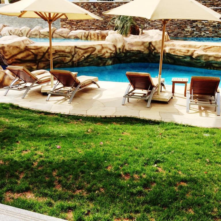 Xperience Sea Breeze Resort (Adults Only) Sharm el Sheikh Esterno foto The pool at the hotel