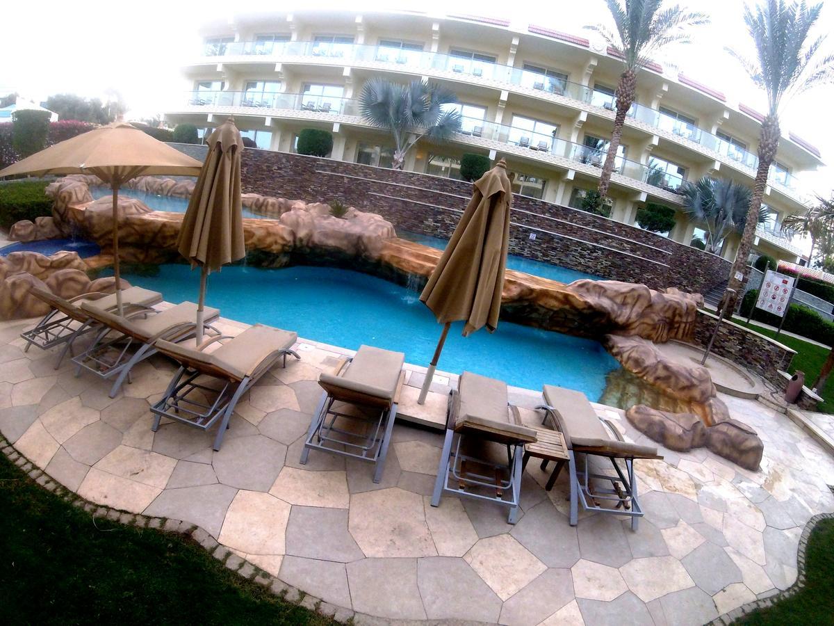 Xperience Sea Breeze Resort (Adults Only) Sharm el Sheikh Esterno foto The pool at the Royal Mirage